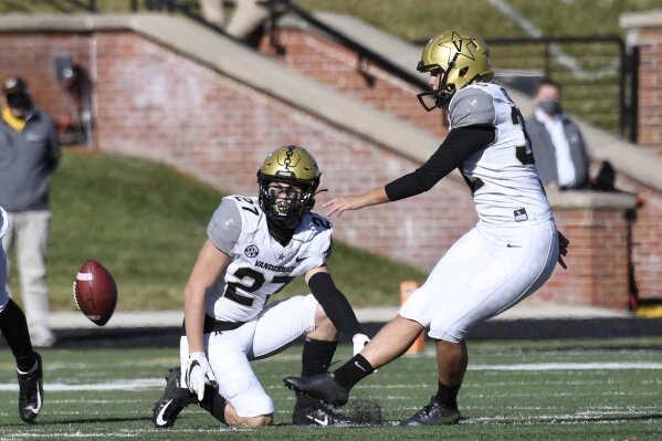 Vanderbilt football roster deals